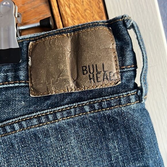 Bullhead Distressed Men's Jeans - Picture 3 of 11